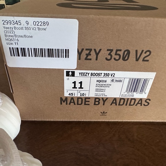 Yeezy Boost 350 V2 All white Bone/Bone/Bone Size 11 - Picture 7 of 8